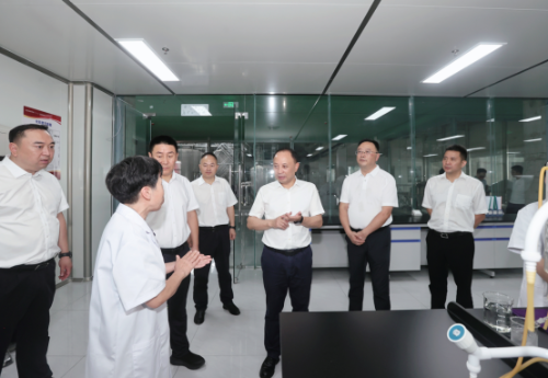 何樹平調(diào)研廣元經(jīng)開區(qū) 以新材料技術(shù)開發(fā)服務(wù)驅(qū)動(dòng)產(chǎn)業(yè)升級新引擎